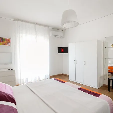 3 Bedrooms Sunny With Terrace & View 소렌토