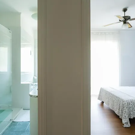 3 Bedrooms Sunny With Terrace & View * 소렌토