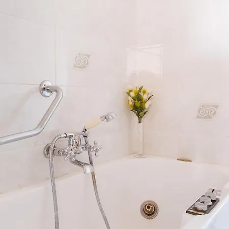 Apartment 3 Bedrooms Sunny With Terrace & View