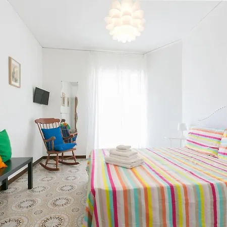 3 Bedrooms Sunny With Terrace & View Apartment *