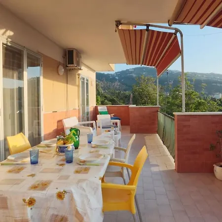 Apartment 3 Bedrooms Sunny With Terrace & View