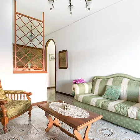 3 Bedrooms Sunny With Terrace & View Apartment