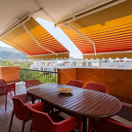 3 Bedrooms Sunny With Terrace & View *