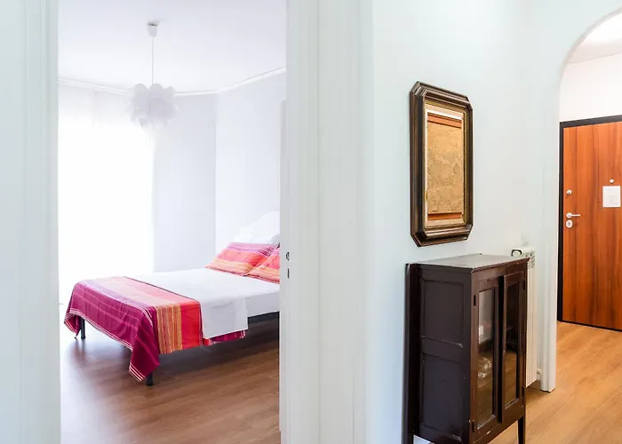 3 Bedrooms Sunny With Terrace & View *