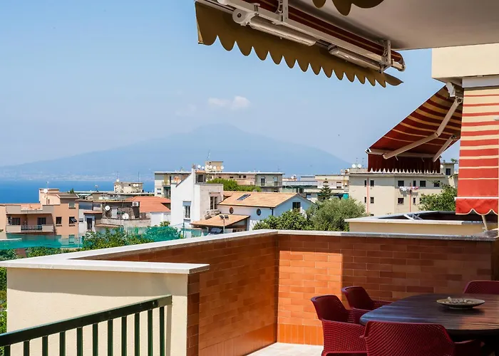 3 Bedrooms Sunny With Terrace & View Daire Sorrento
