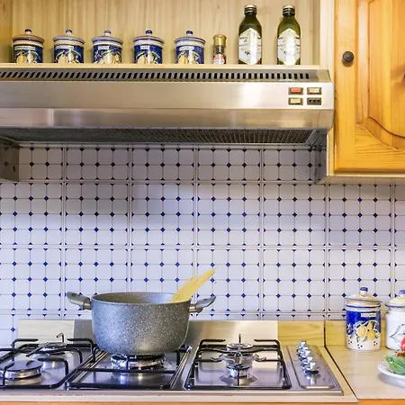 3 Bedrooms Sunny With Terrace & View *